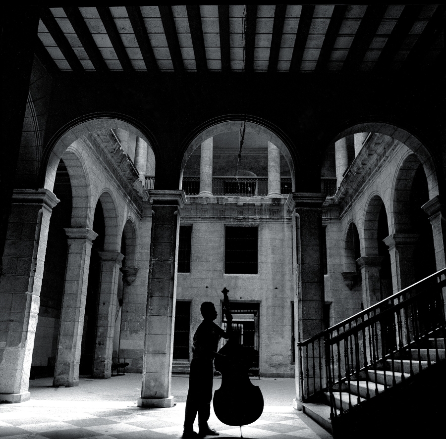 Gallery 1>
														<!--div class=