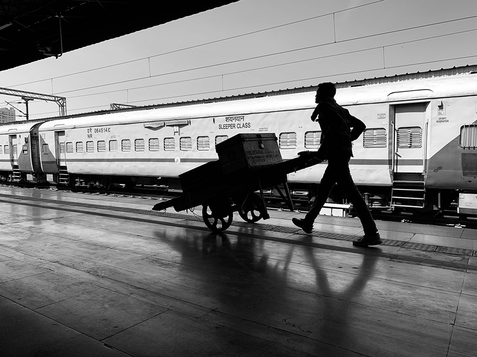 india_train_station>
														<!--div class=