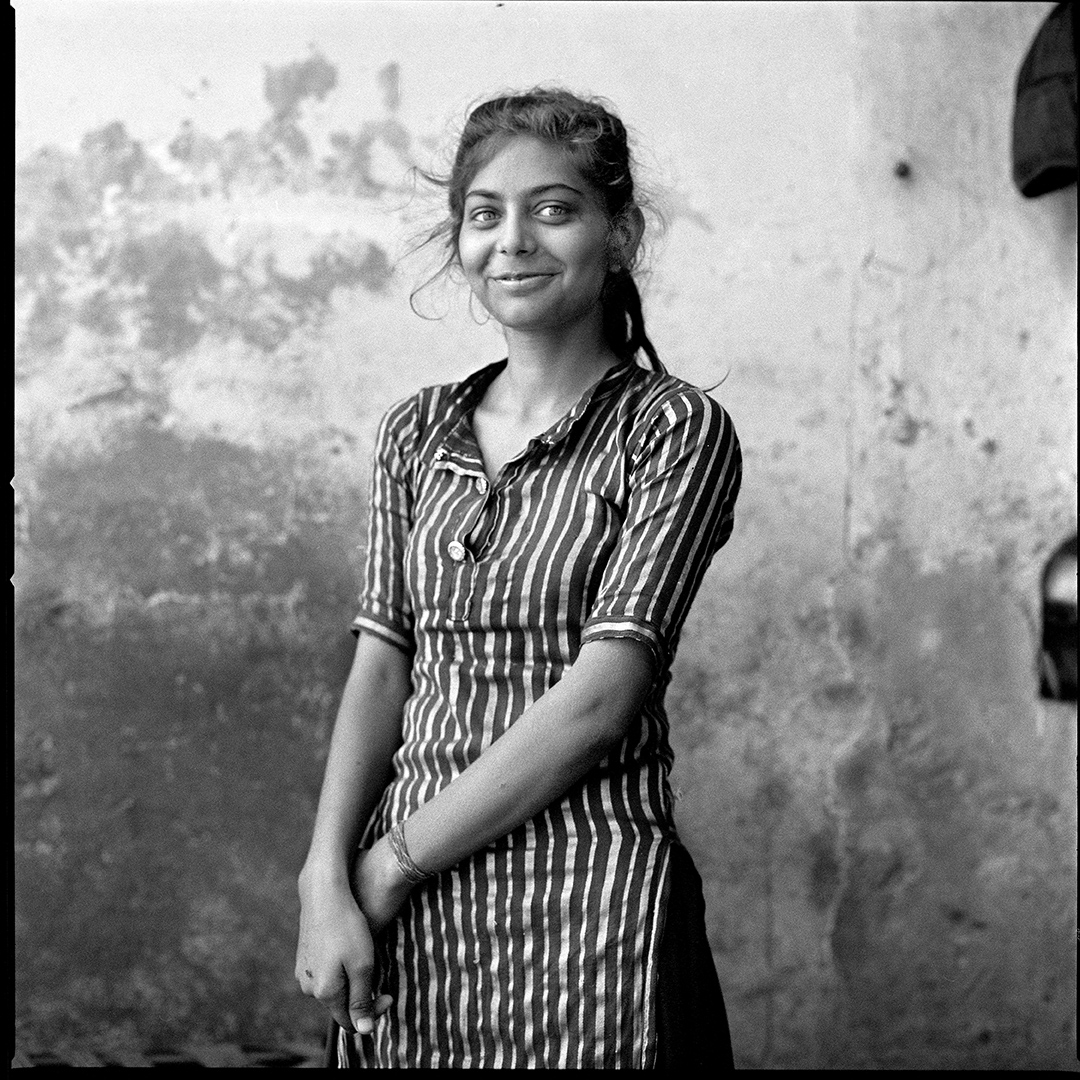 india_girl_052>
														<!--div class=