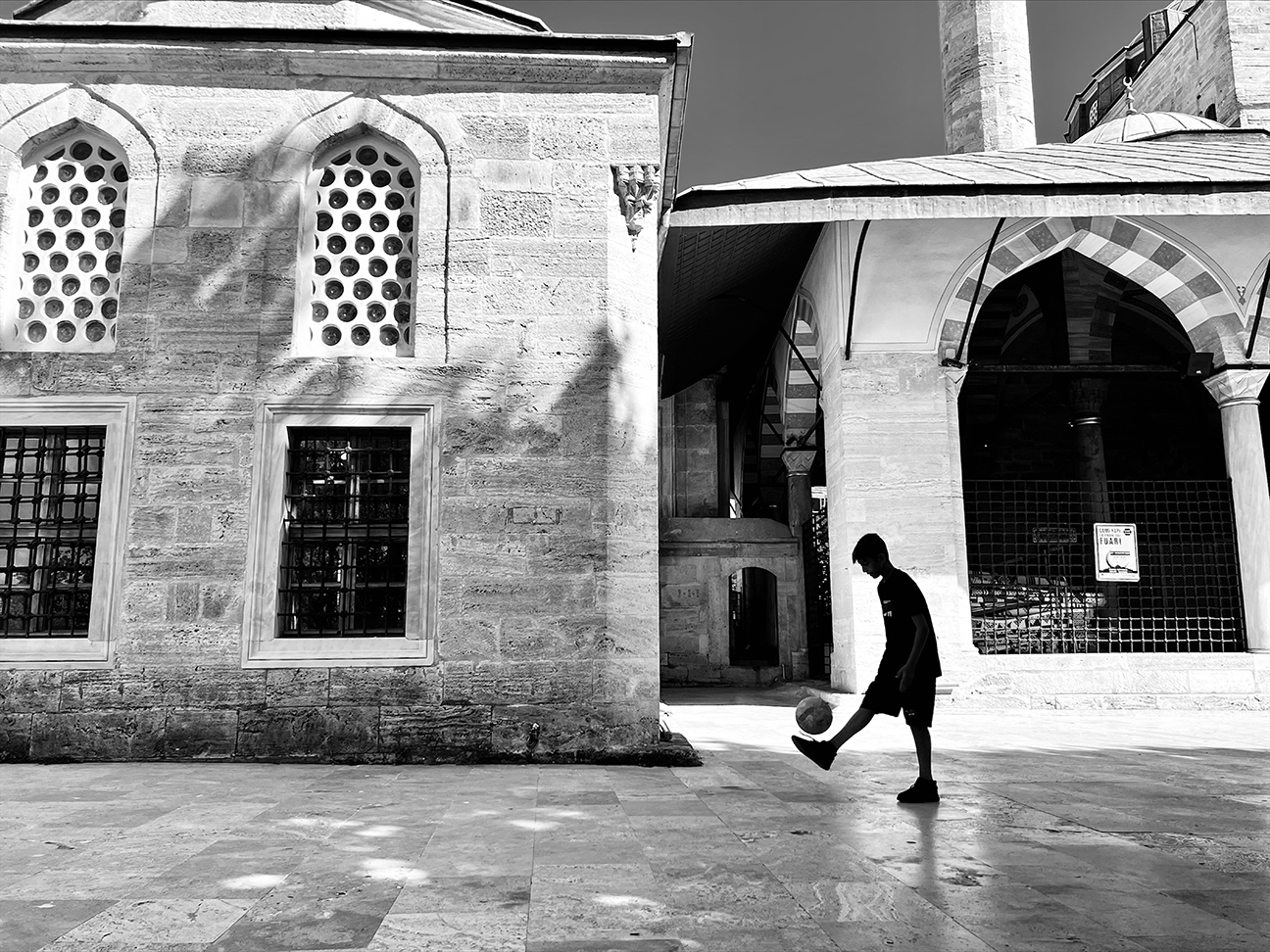 Istanbul_boy_football>
														<!--div class=