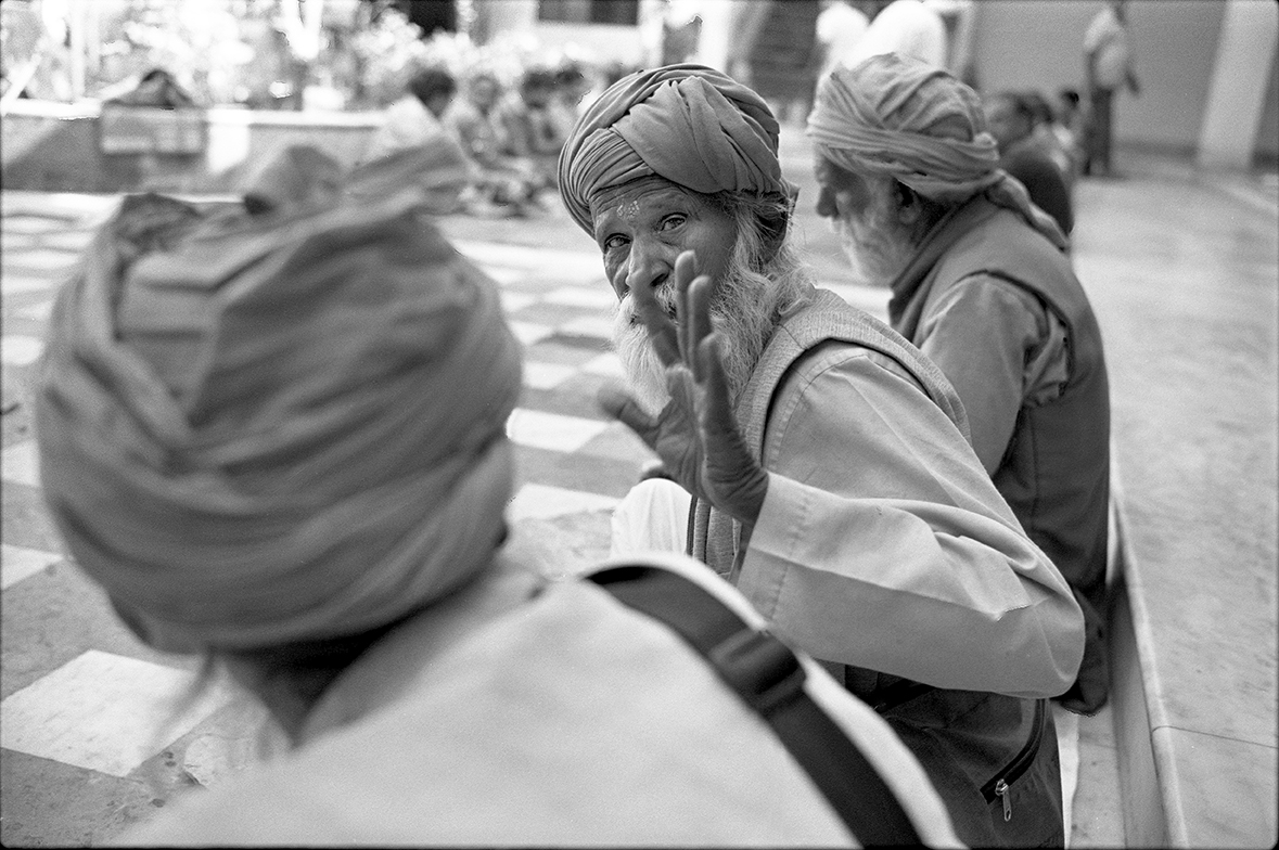 india_men_holi festival_Vrindavan>
														<!--div class=